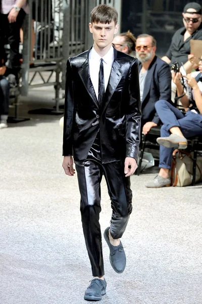 Look 36